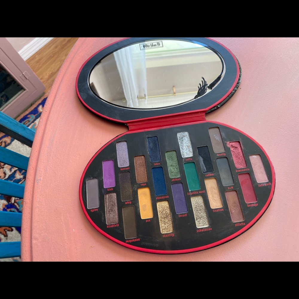 Kay Von D Fetish Palette ⛓
